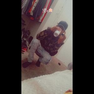 Meet your Posher, Efrain